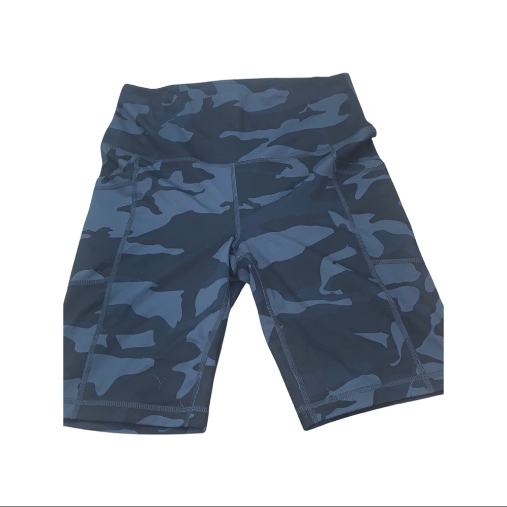 Women’s camo biker shorts